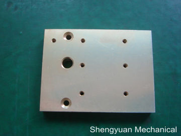 CNC αργιλίου ακρίβεια που επεξεργάζεται Heatsink Raf 65/24 με κίτρινο Alodine 1200 στη μηχανή επιφάνεια